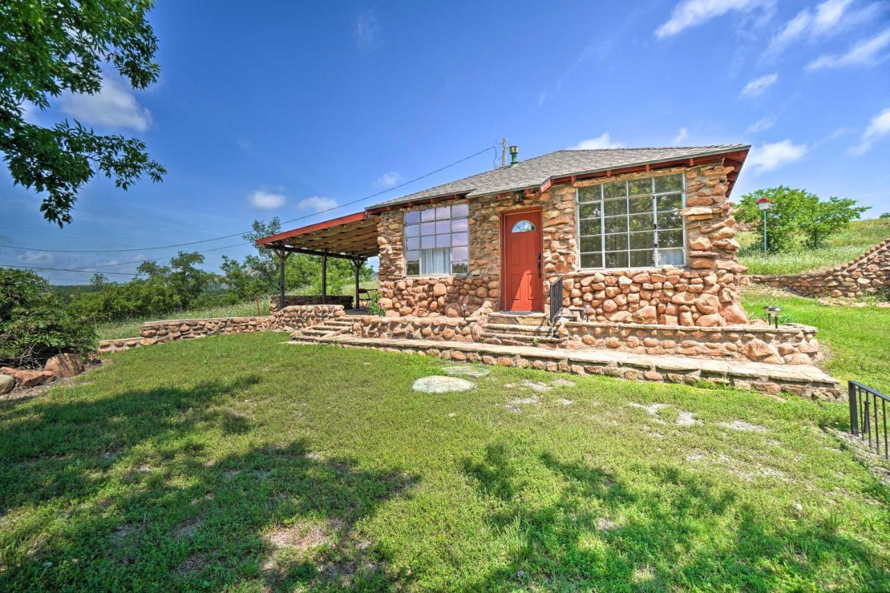 Enchanting Hilltop Cottage In Medicine Park! Dış mekan fotoğraf
