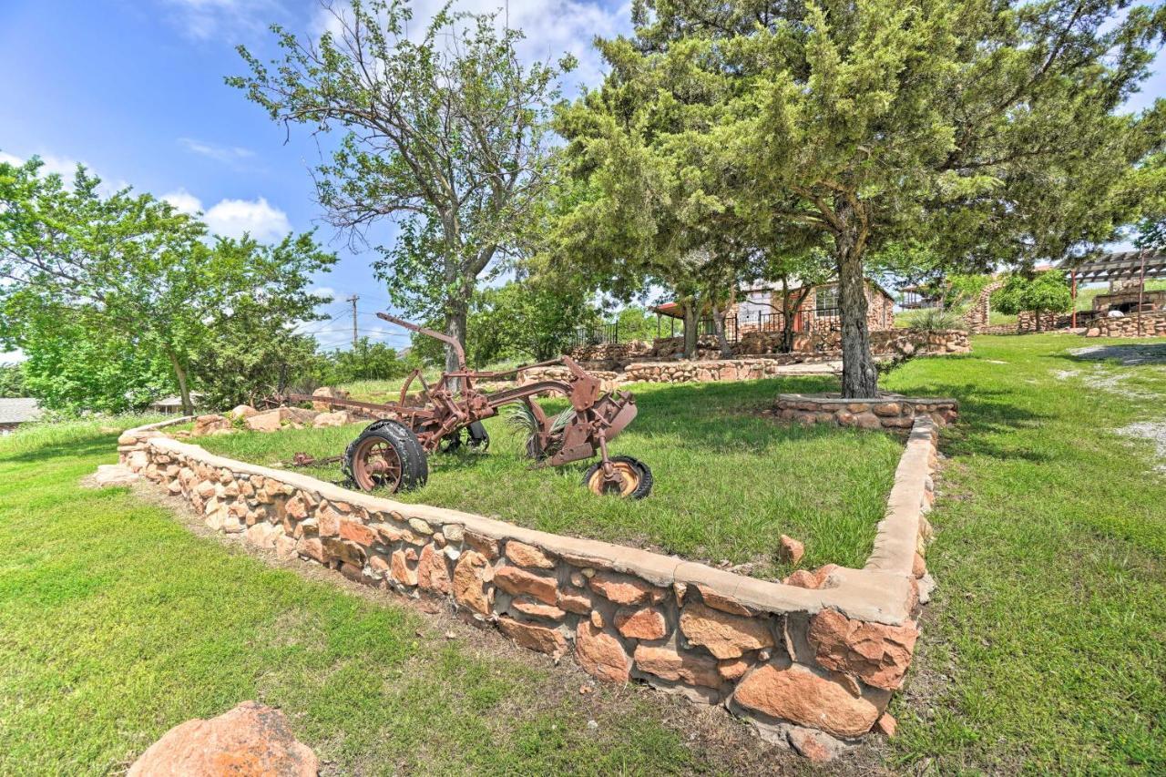 Enchanting Hilltop Cottage In Medicine Park! Dış mekan fotoğraf